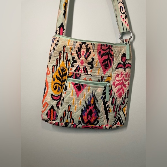 Vera Bradley Handbags - Vera Bradley crossbody bag